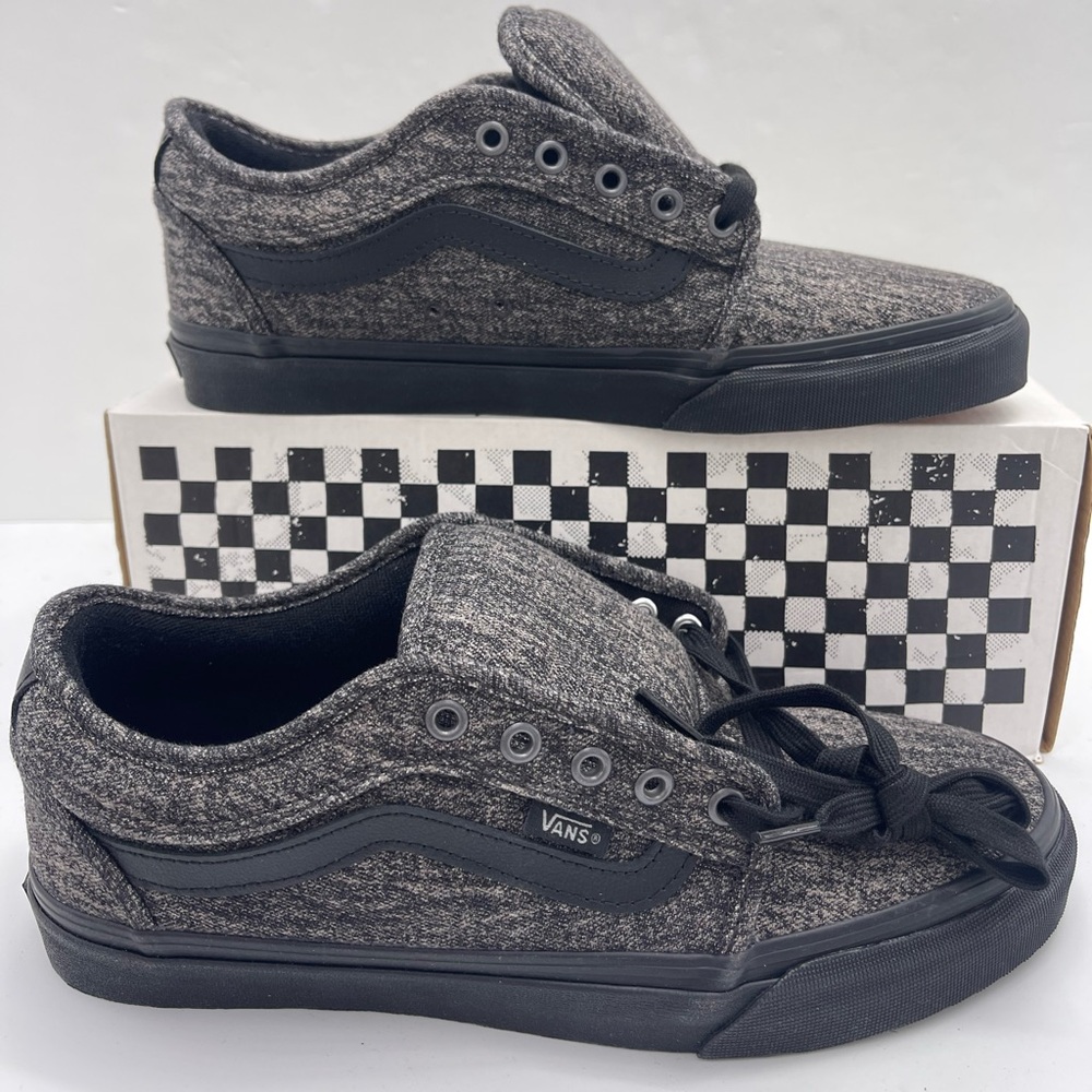 Vans Men’s10 Skate Chukka Low Sidestri
Denim Charcoal/Black
VN000D3TCC8 Sneakers